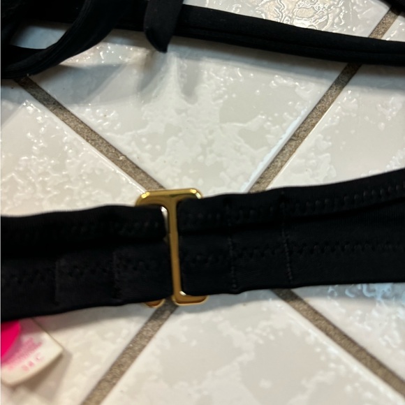 Selling all 3 together for $15 Victoria’s secret 34C swim top with 2 bottoms - Picture 5 of 8